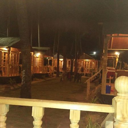 Clara's Huts Hotell Palolem Exteriör bild