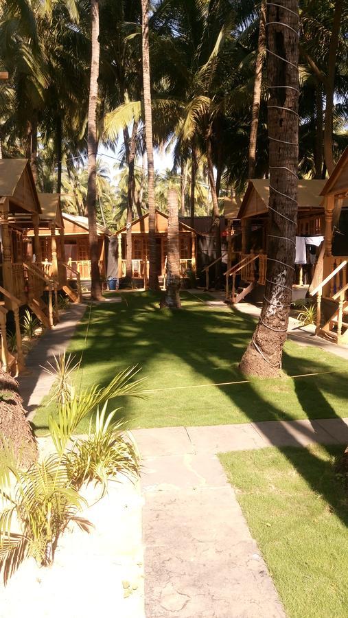 Clara's Huts Hotell Palolem Exteriör bild